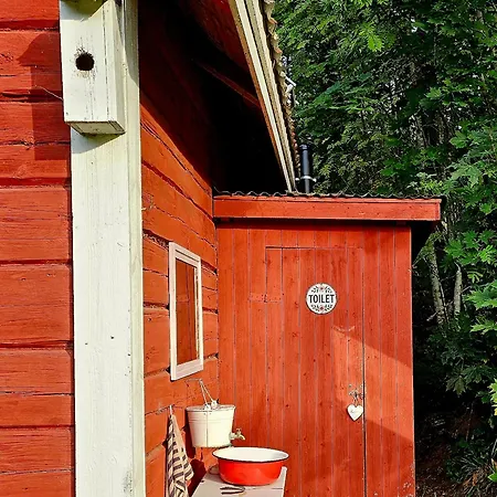 Semesterbostad Romantic Countryside Sauna Near Paeijaenne *